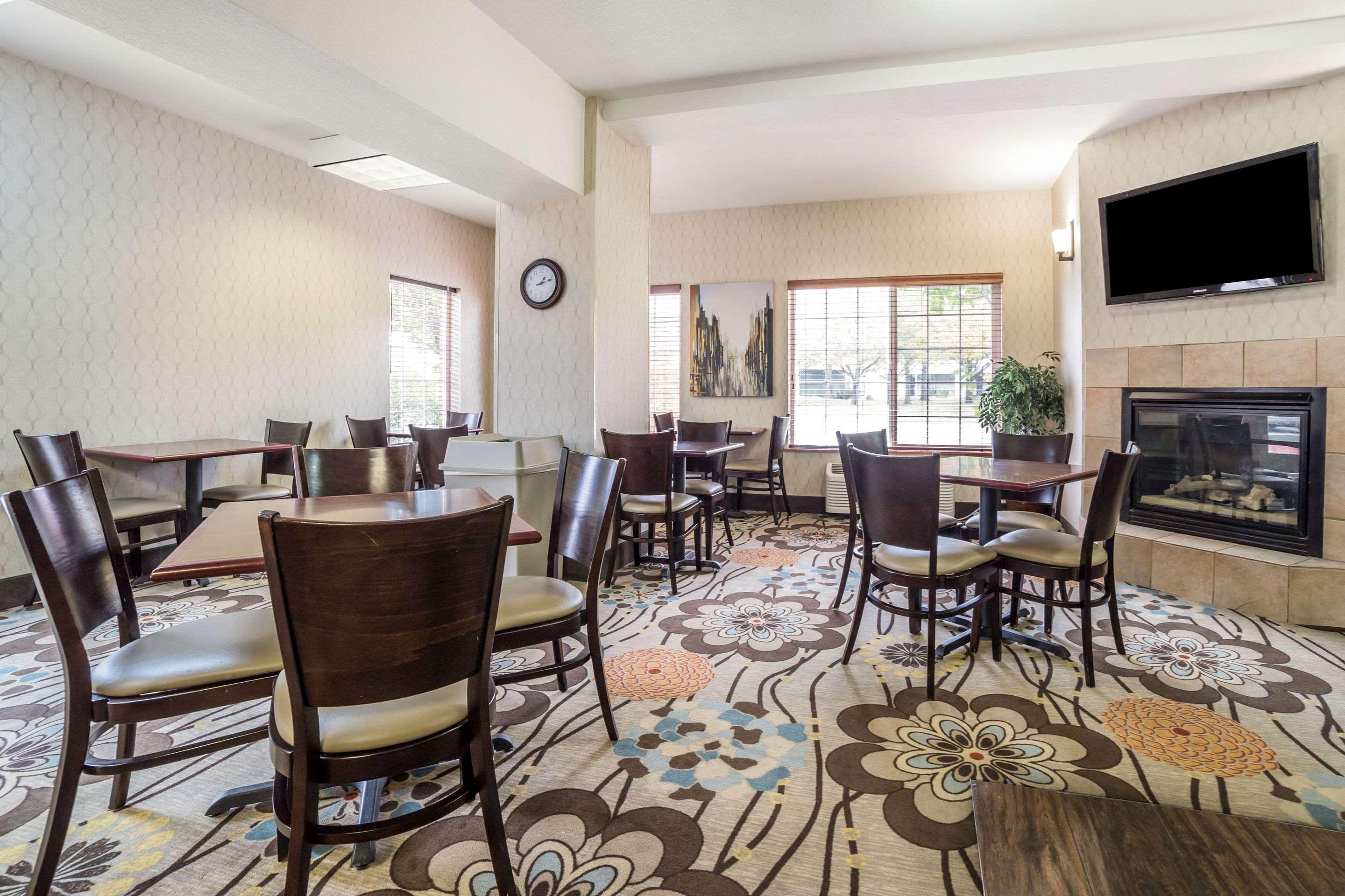 Comfort Airport Hotel