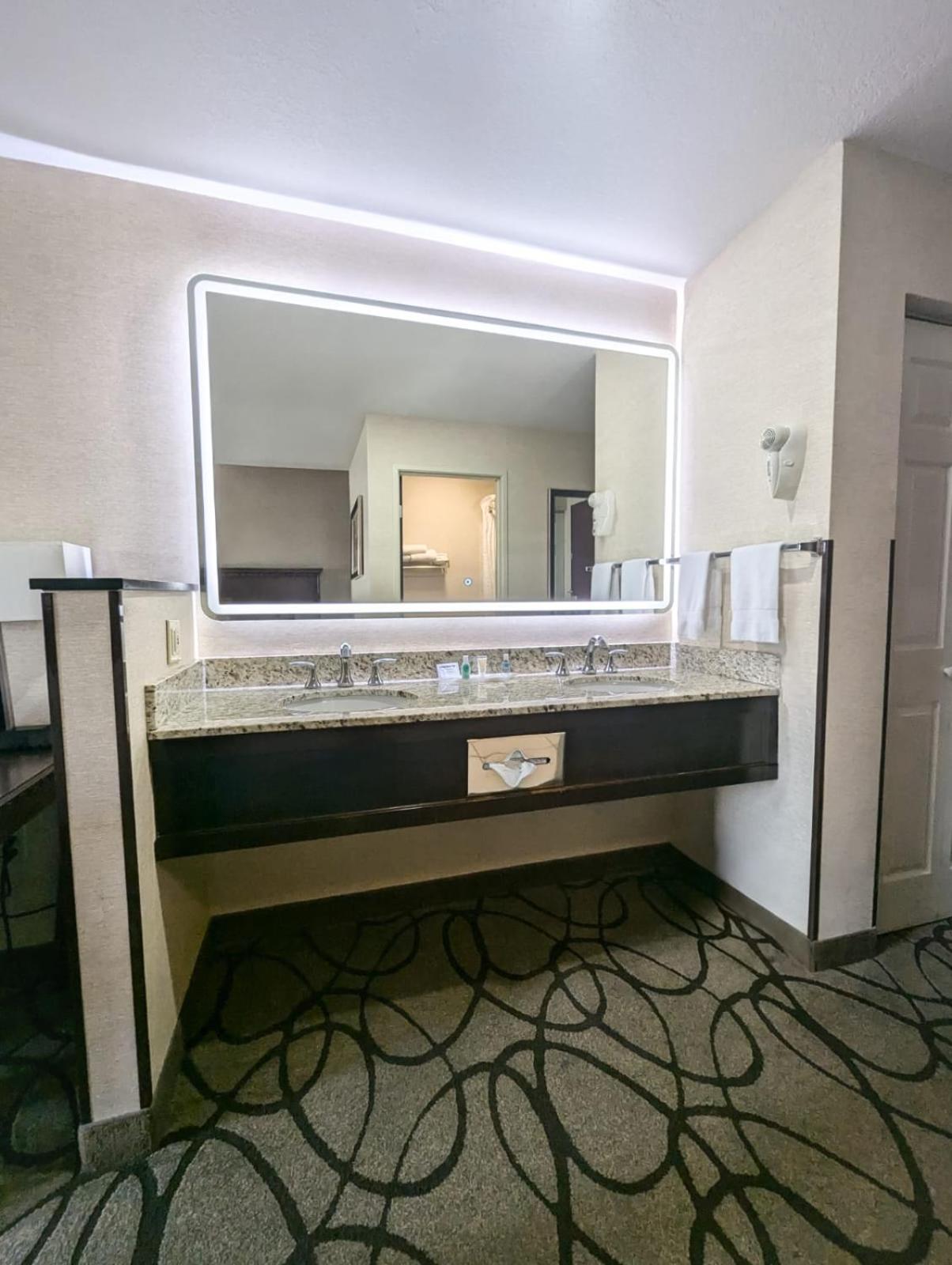 Comfort Airport Hotel